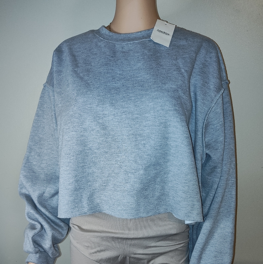 Casual Gray Cropped Sweatshirt - Picture 3 of 3